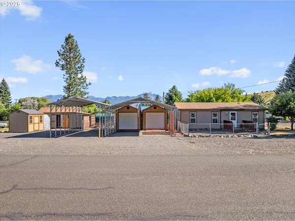 $274,000 | 261 1st Street, Prairie City, OR 97869
