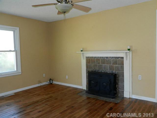 1631 Lane Road Mount Holly, NC 28120 - Photo 3 of 11 Gallery Image 3