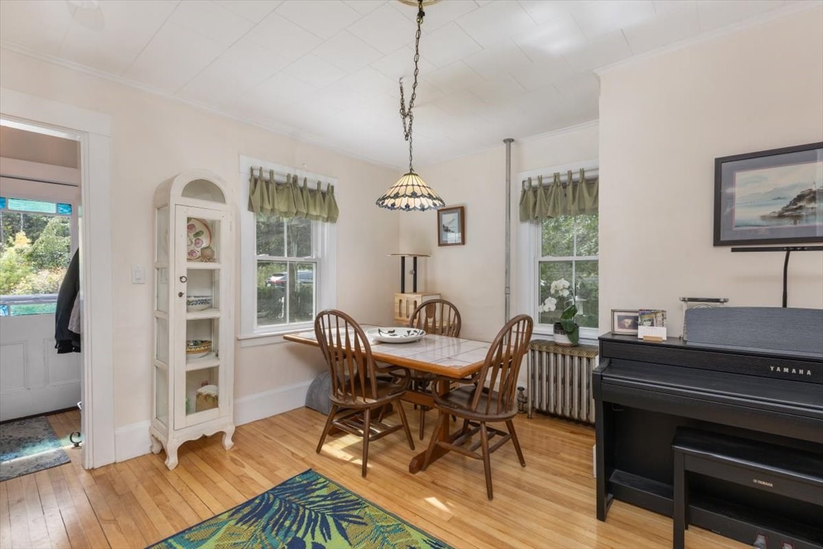 55 Haverhill Road Amesbury, MA 01913 - Photo 5 of 39 Gallery Image 5