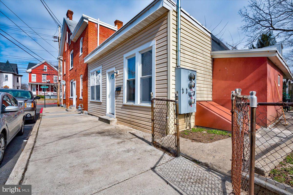 2 Summer Street Hagerstown, MD 21740 - Photo 2 of 22