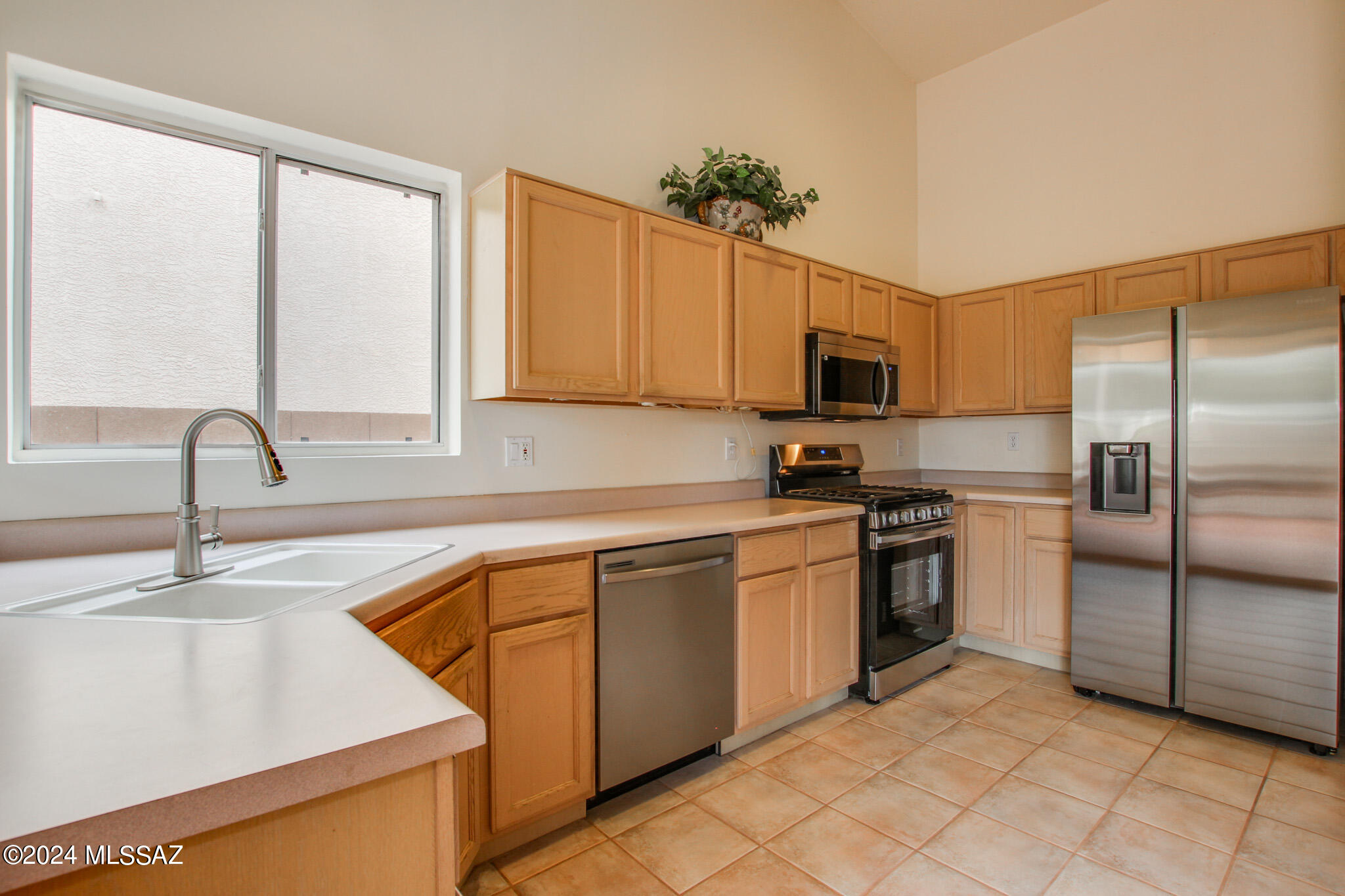 8831 North Rivulet Place Tucson, AZ 85743 - Photo 4 of 28 Gallery Image 4