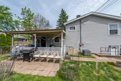 $290,000 | 3332 North Lewis Avenue, Waukegan, IL 60087