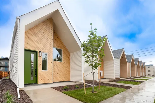 $725,000 | 1121 South Dahlia Street, Denver, CO 80246