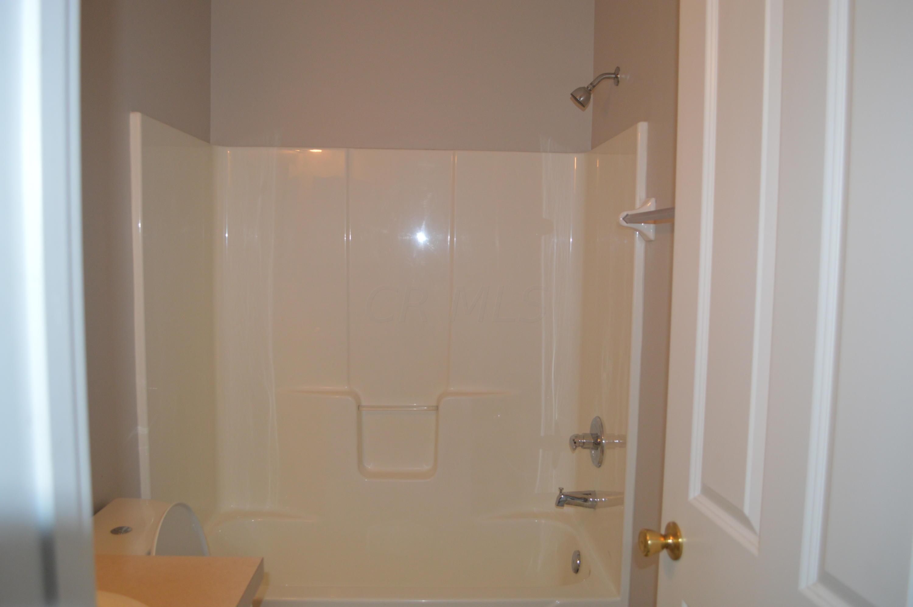 653 Lazelle Road Westerville, OH 43081 - Photo 9 of 20
