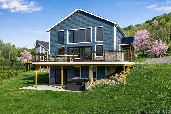 $660,000 | 5745 Bonn Way East, Great Valley, NY 14741
