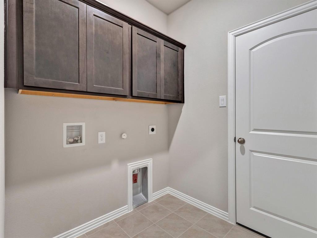 2106 Sandpiper Way Princeton, TX 75407 - Photo 30 of 39 a view of cabinets