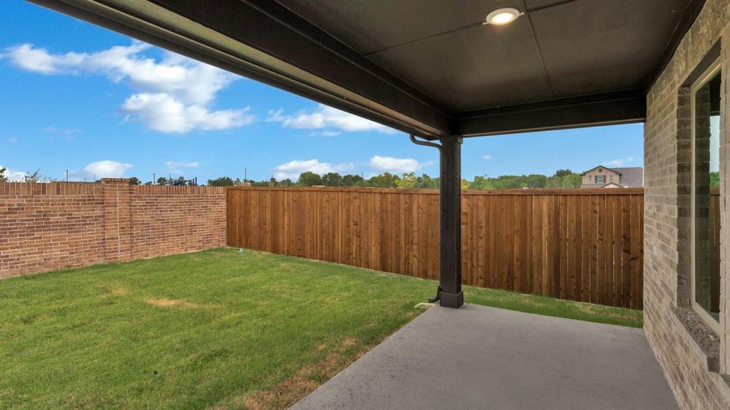 2106 Sandpiper Way Princeton, TX 75407 - Photo 34 of 39 a view of a back yard