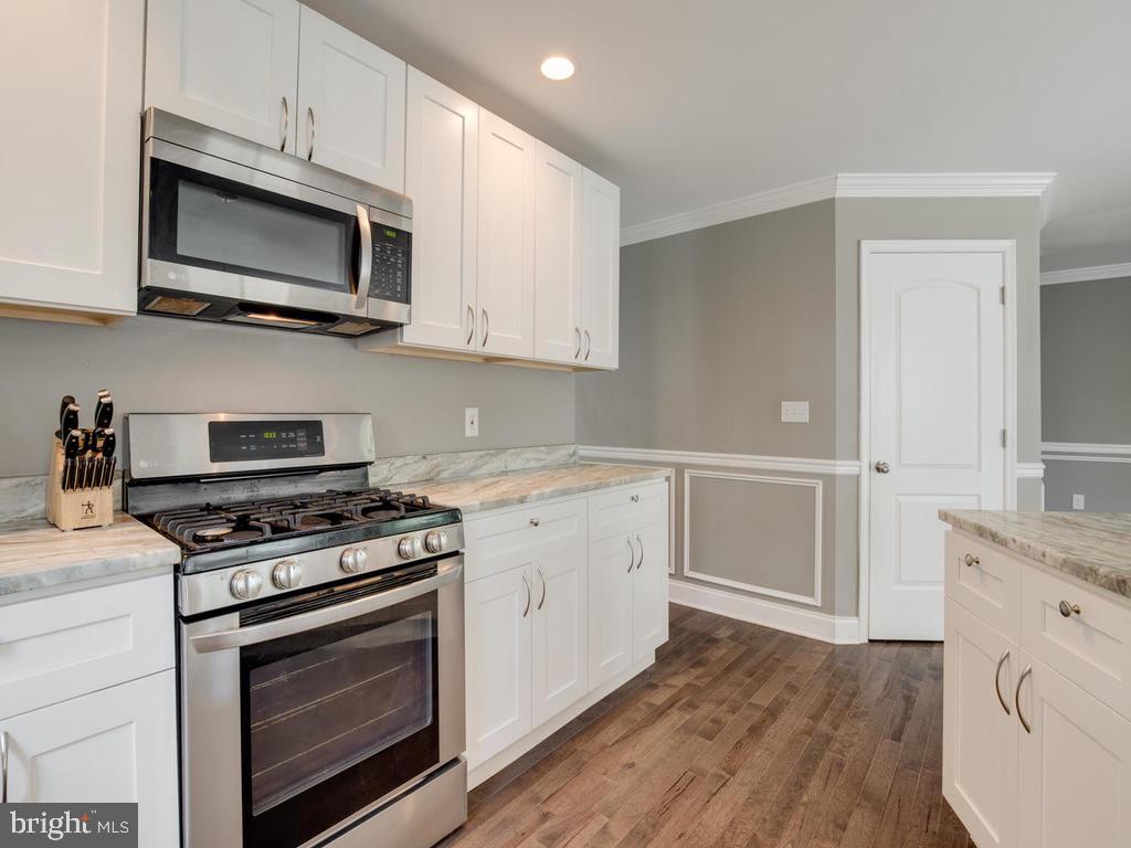 39 Hampton Road Linthicum Heights, MD 21090 - Photo 13 of 43