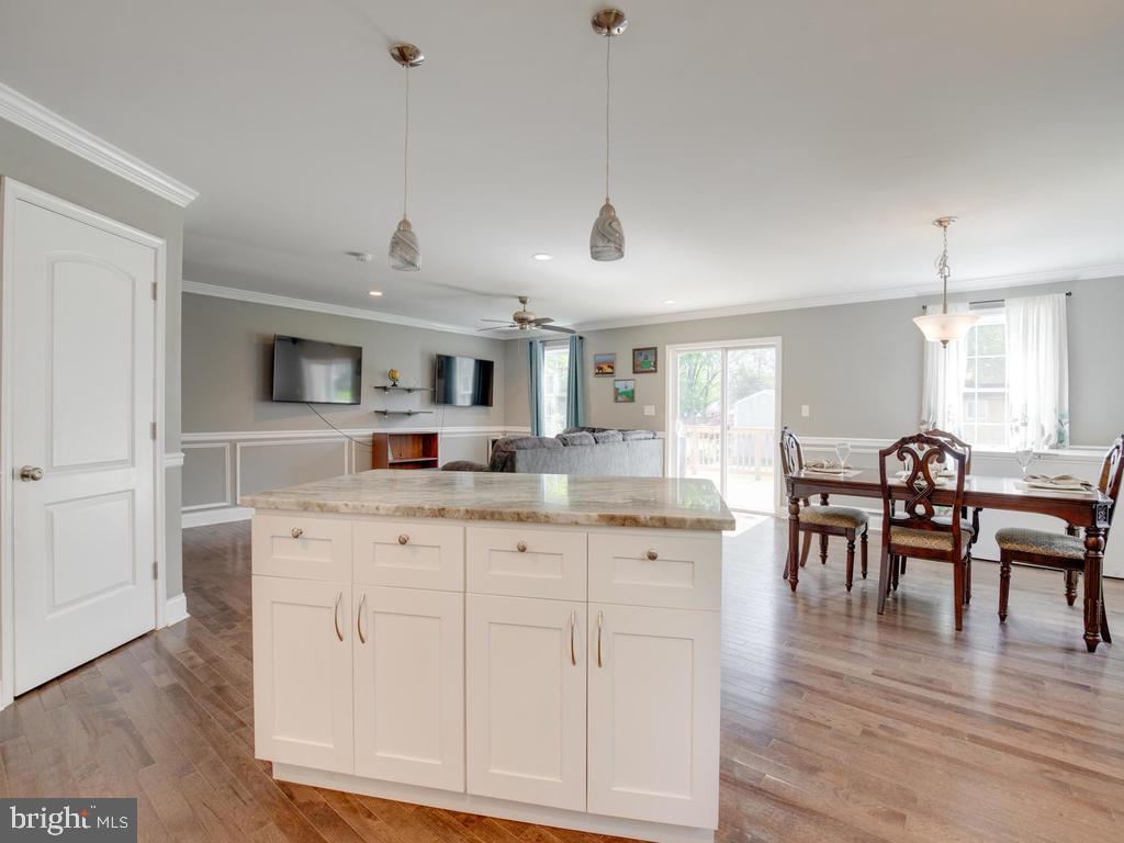 39 Hampton Road Linthicum Heights, MD 21090 - Photo 14 of 43 Bright open space perfect for entertaining guests.