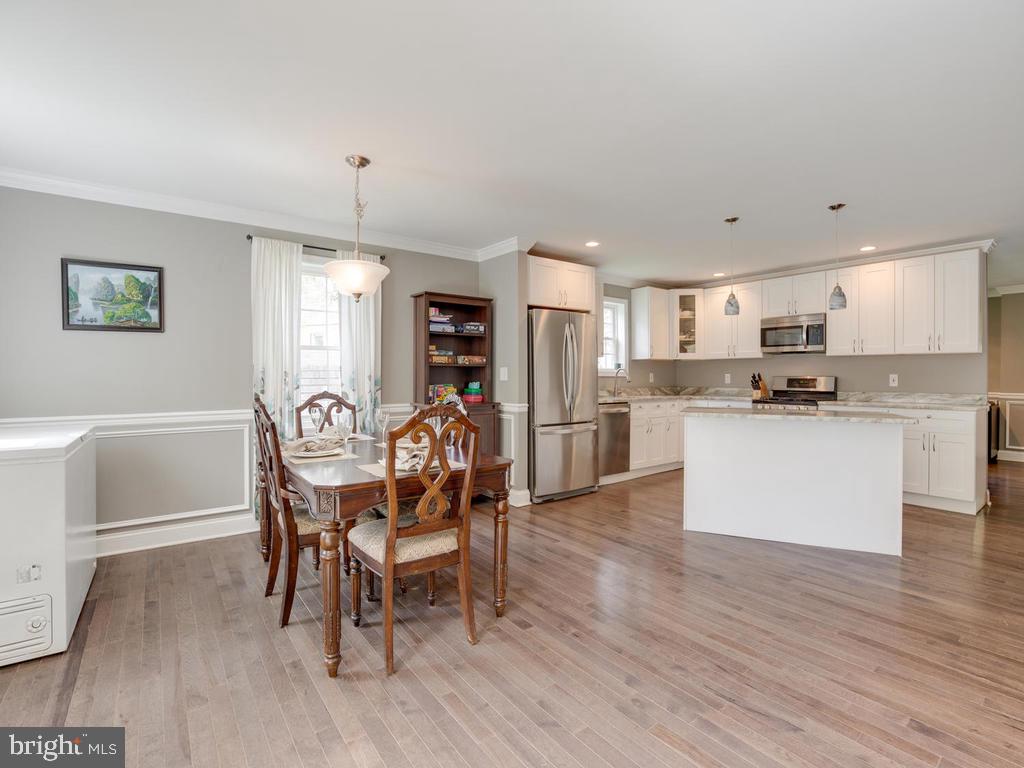 39 Hampton Road Linthicum Heights, MD 21090 - Photo 16 of 43