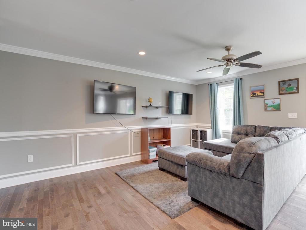 39 Hampton Road Linthicum Heights, MD 21090 - Photo 18 of 43