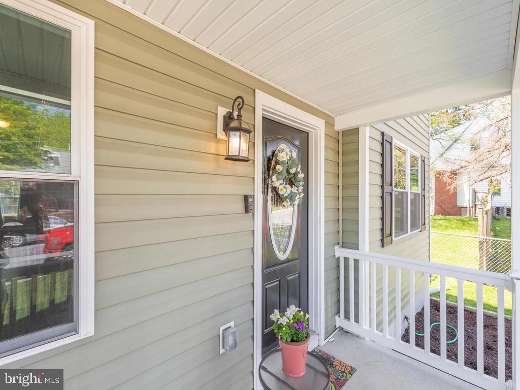 39 Hampton Road Linthicum Heights, MD 21090 - Photo 3 of 43