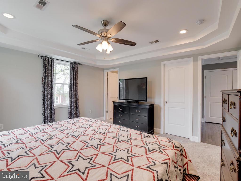 39 Hampton Road Linthicum Heights, MD 21090 - Photo 23 of 43 recessed lighting & ceiling fan in master bedroom