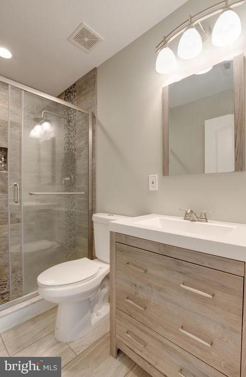 39 Hampton Road Linthicum Heights, MD 21090 - Photo 26 of 43 master bath