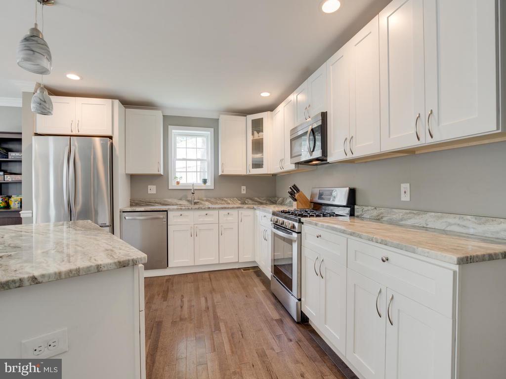 39 Hampton Road Linthicum Heights, MD 21090 - Photo 9 of 43 abundance of white maple cabinetry