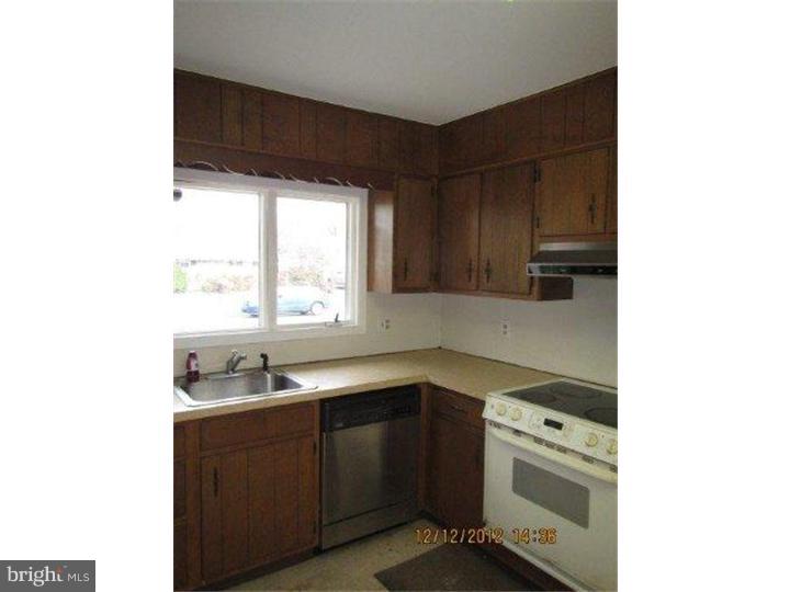 5 Harbor Road Levittown, PA 19056 - Photo 8 of 25 Kitchen