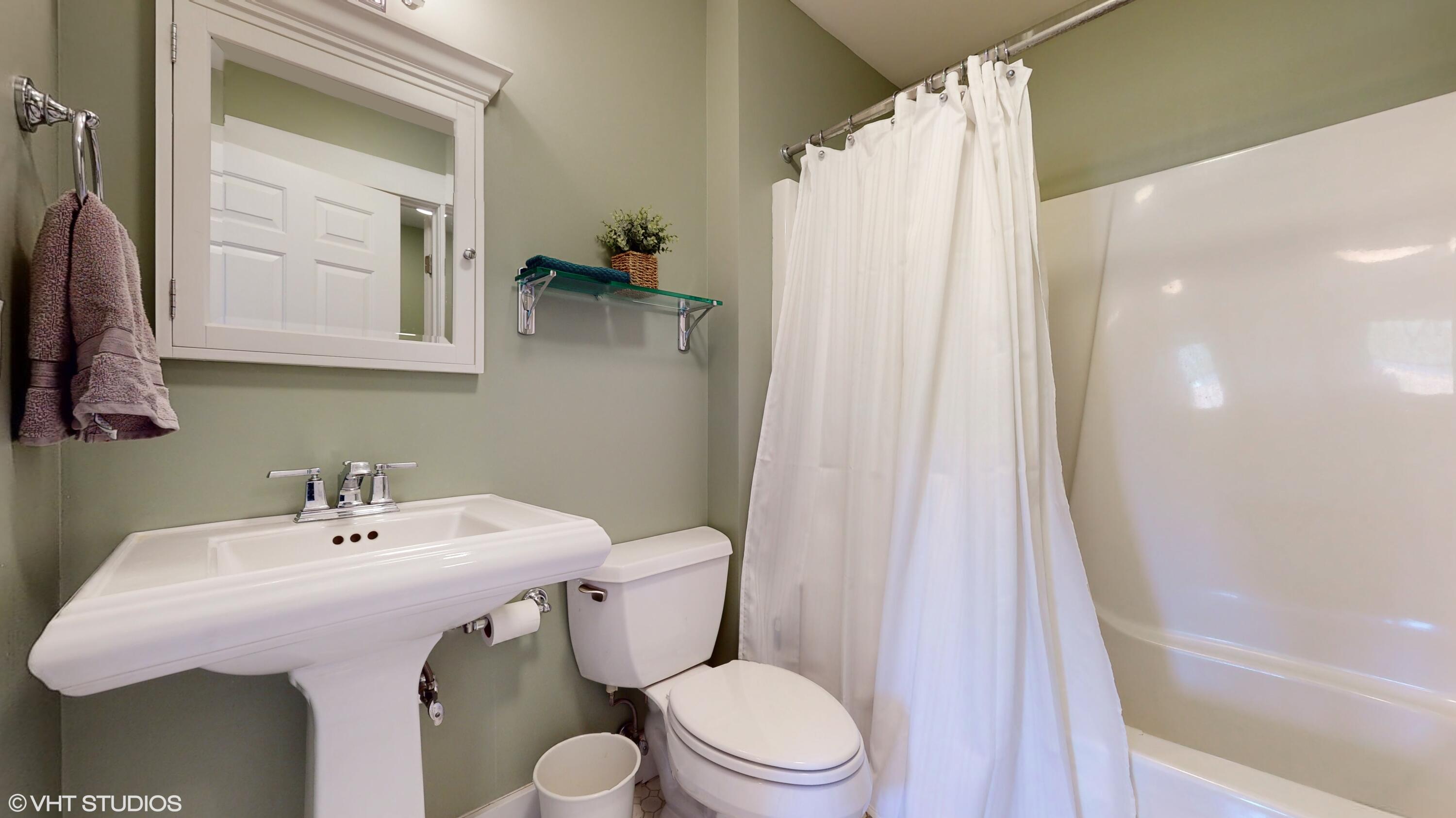 604 North Mechanic Street Berrien Springs, MI 49103 - Photo 19 of 24 Upstairs Bath