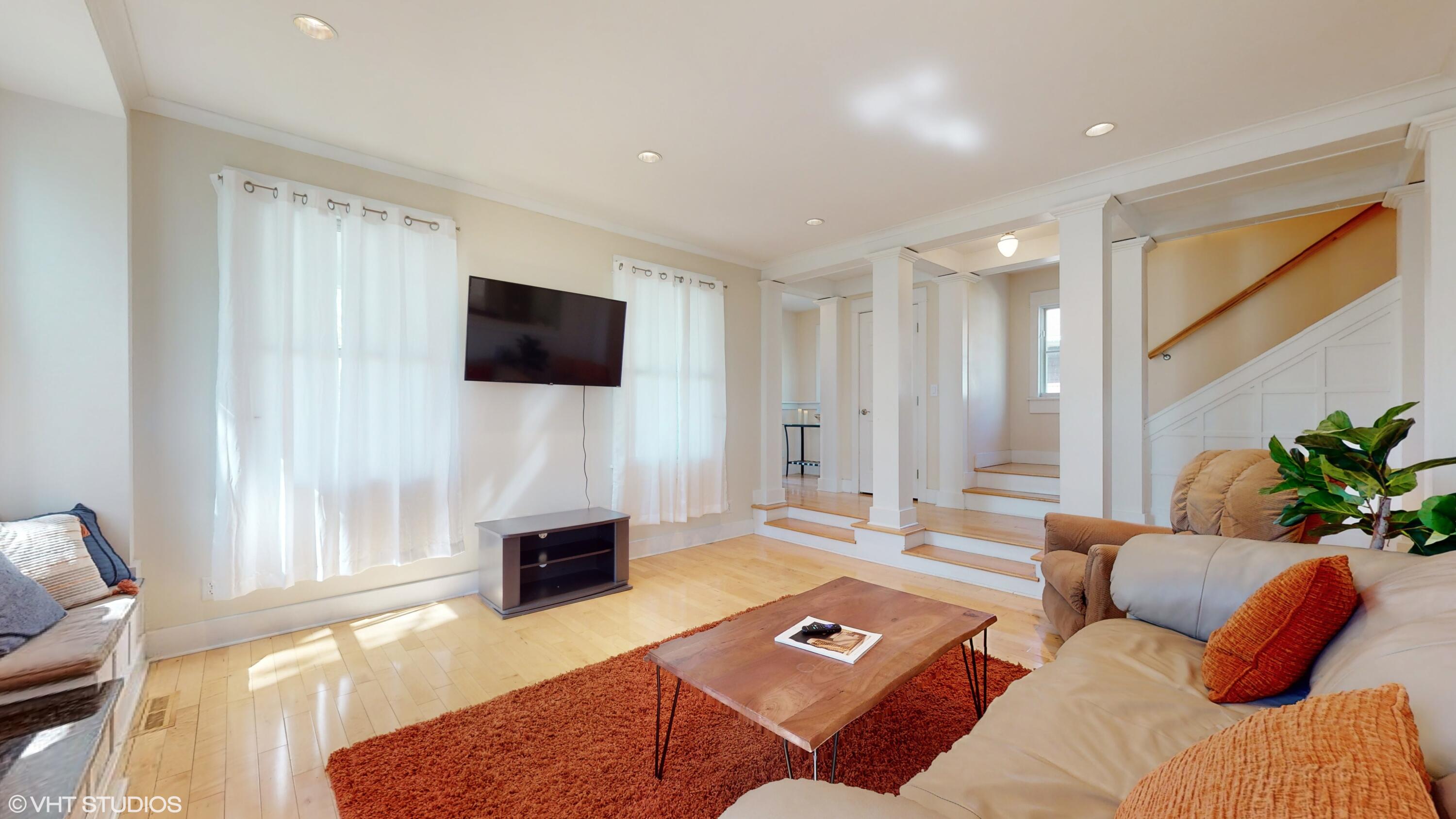 604 North Mechanic Street Berrien Springs, MI 49103 - Photo 5 of 24 Living room