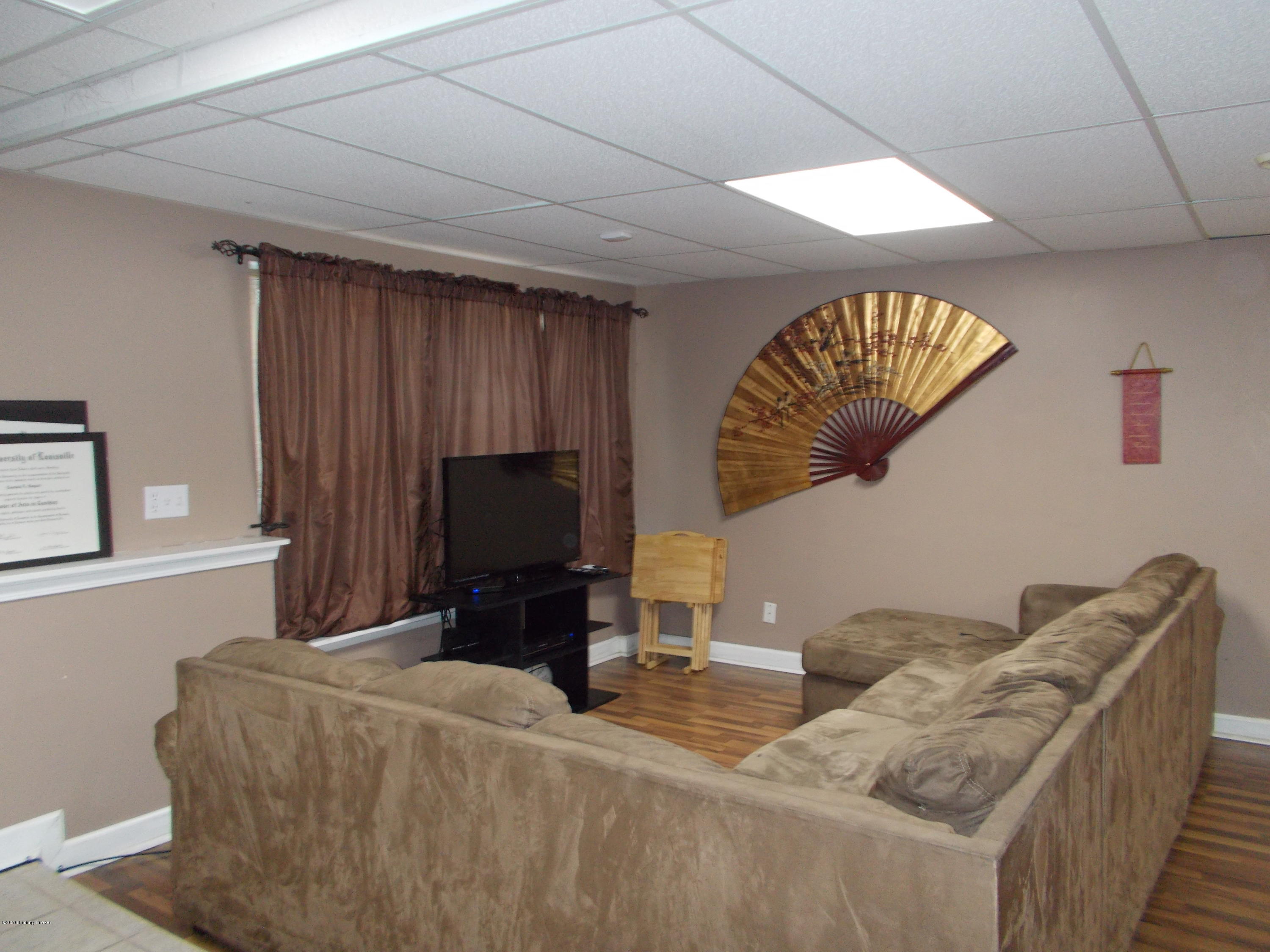 6811 Barbrook Road Louisville, KY 40258 - Photo 21 of 27 Family rm2 Barbrook
