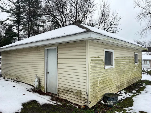 $275,000 | 2775 East Y Avenue, Vicksburg, MI 49097