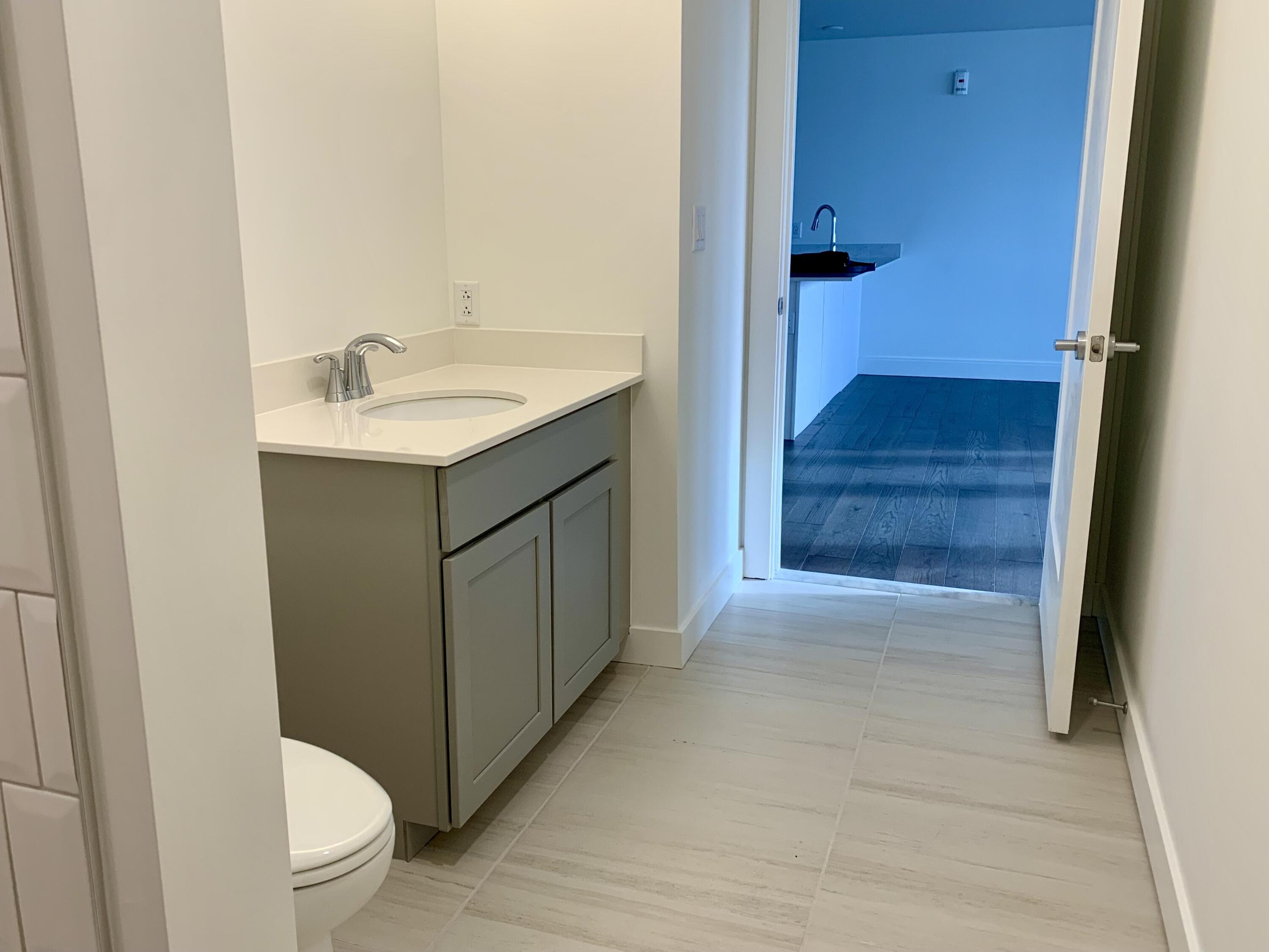 218 Washington Avenue, Unit 102 Portland, ME 04101 - Photo 16 of 25 IMG_4064