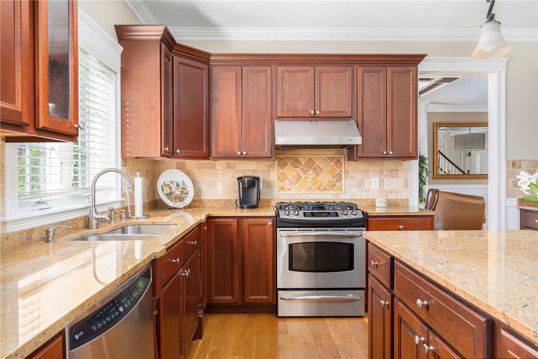 173 Angell Road Lincoln, RI 02865 - Photo 14 of 40