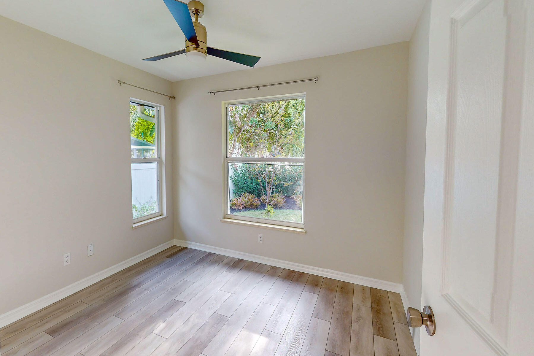 88 Tahiti Road Marco Island, FL 34145 - Photo 18 of 37 224096344i
