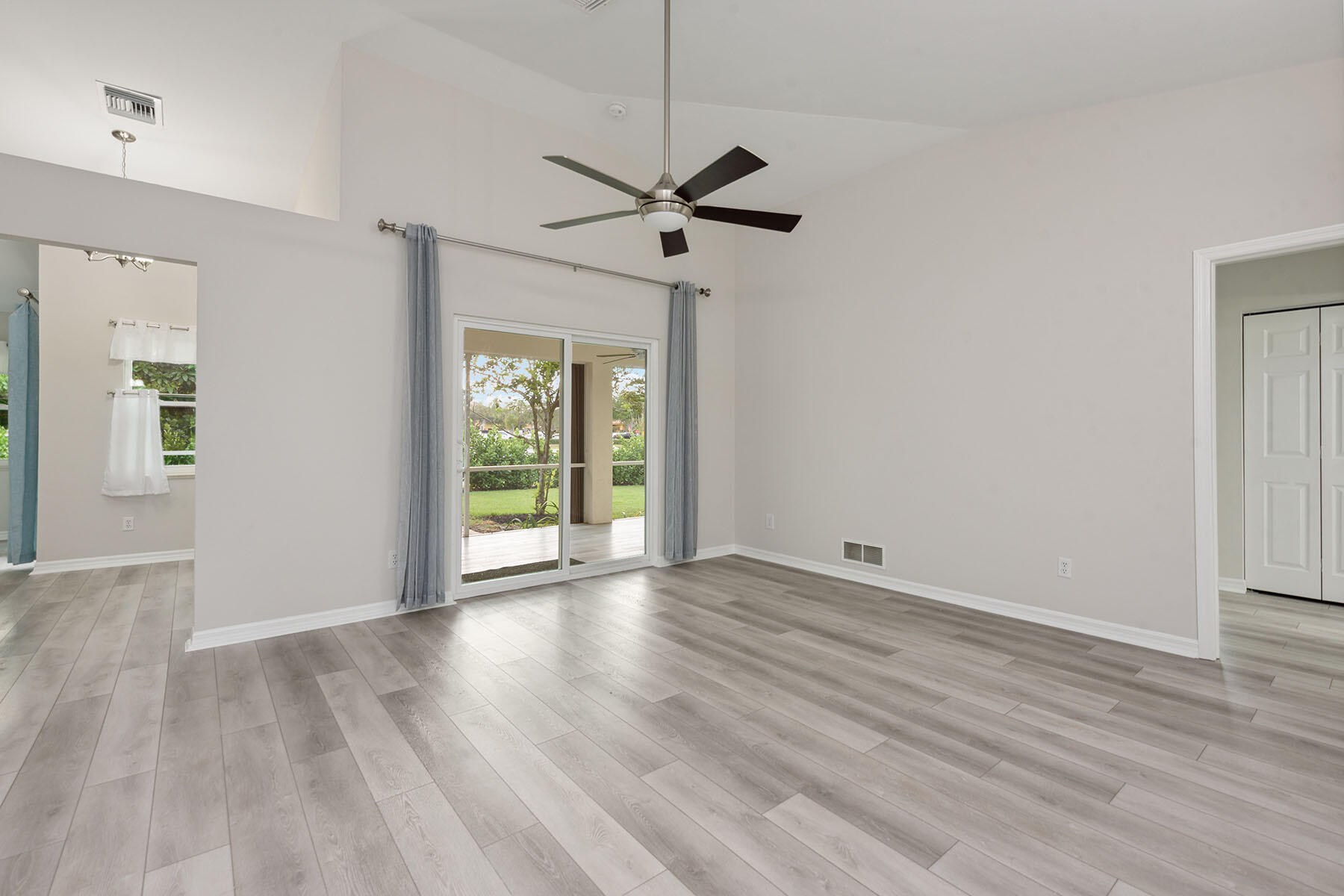 88 Tahiti Road Marco Island, FL 34145 - Photo 2 of 37 224096344a