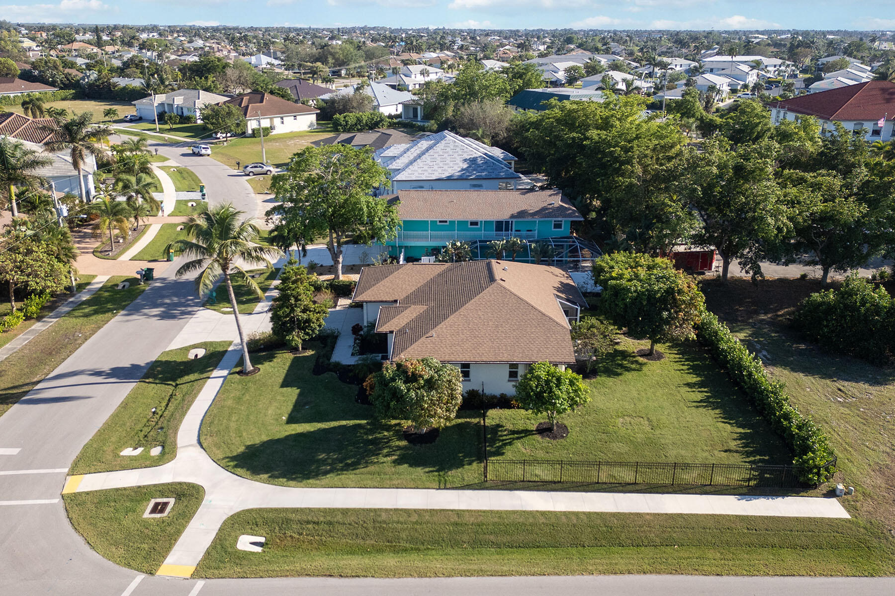 88 Tahiti Road Marco Island, FL 34145 - Photo 33 of 37 224096344pp