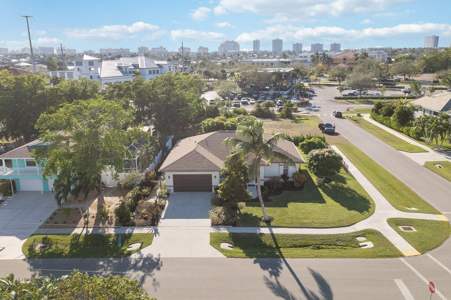 88 Tahiti Road Marco Island, FL 34145 - Photo 35 of 37 224096344qq