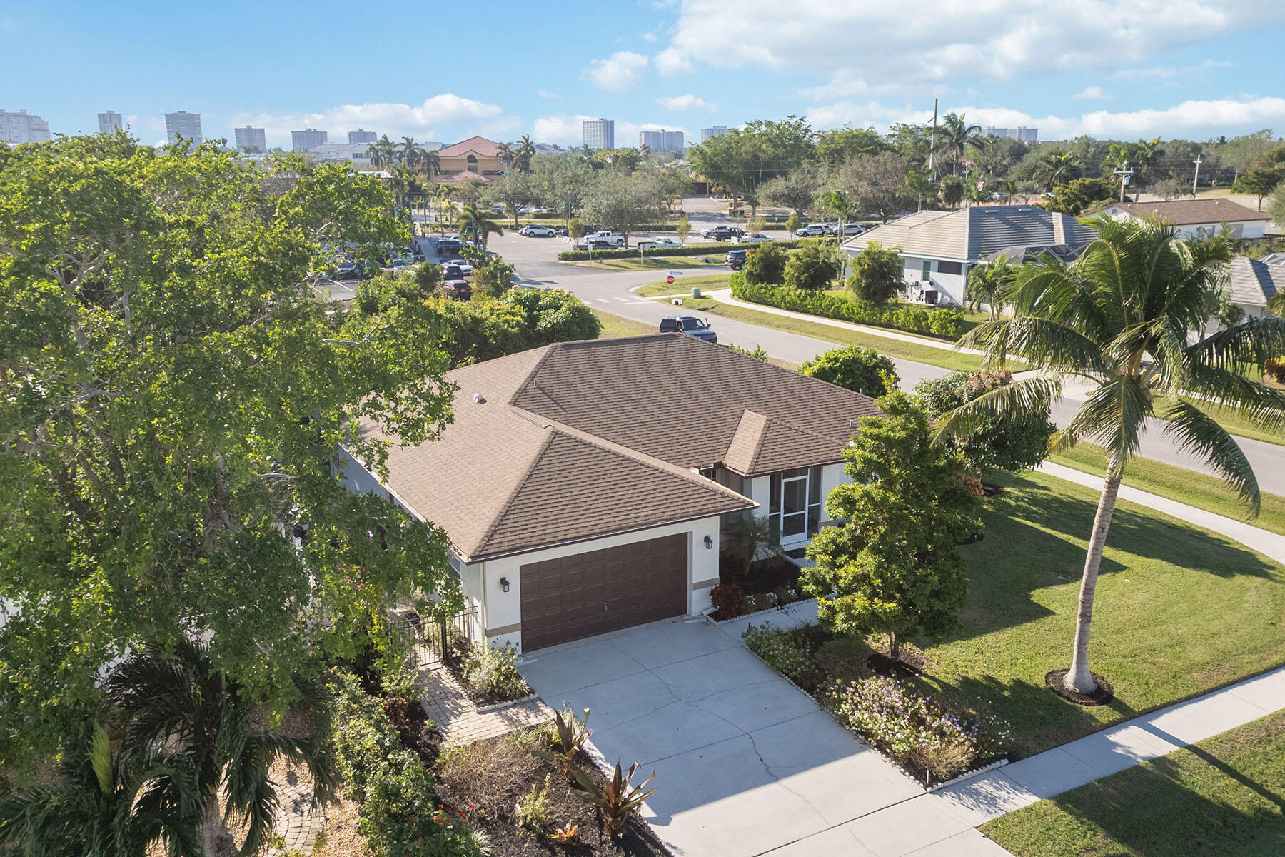 88 Tahiti Road Marco Island, FL 34145 - Photo 36 of 37 224096344r