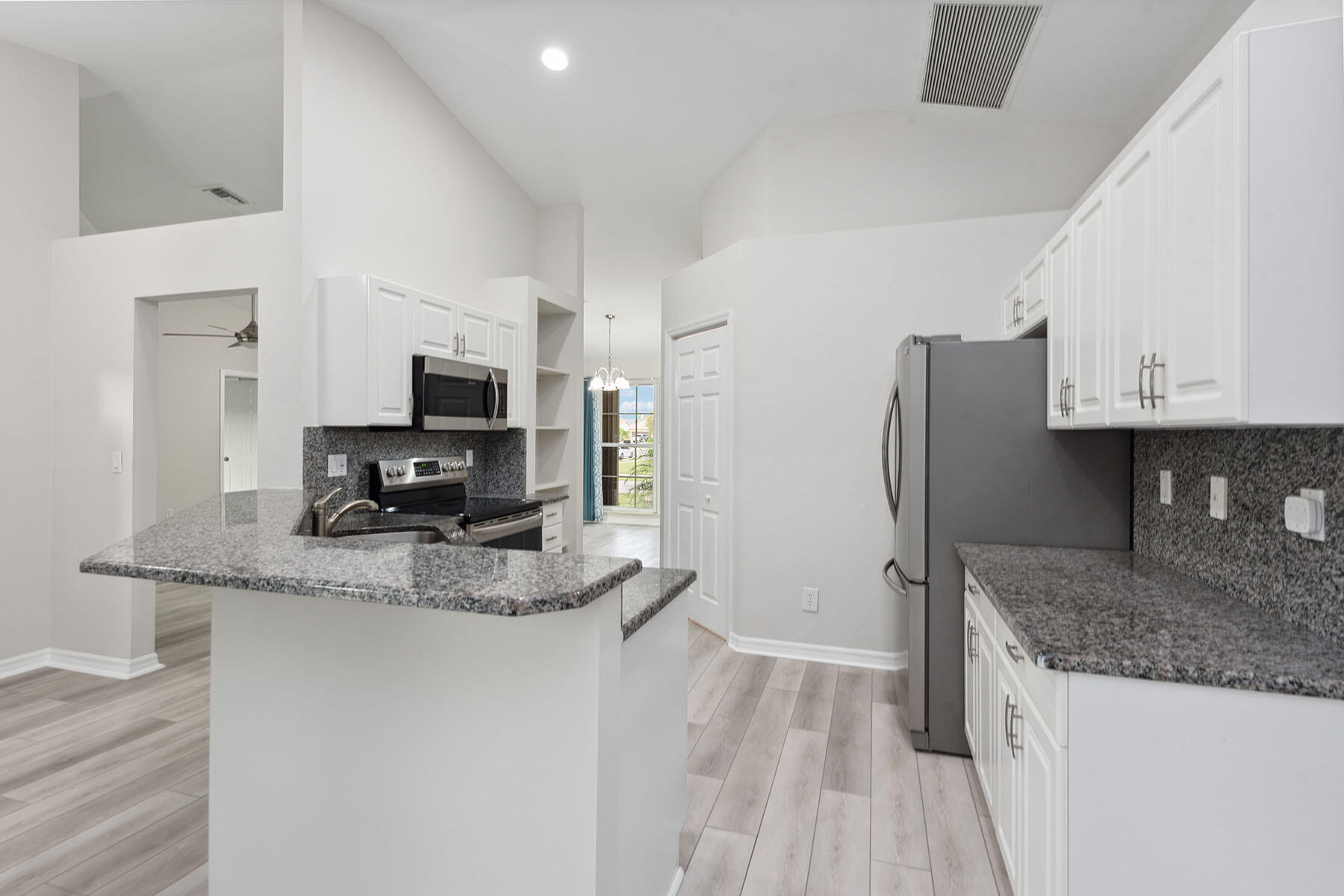 88 Tahiti Road Marco Island, FL 34145 - Photo 8 of 37 224096344d