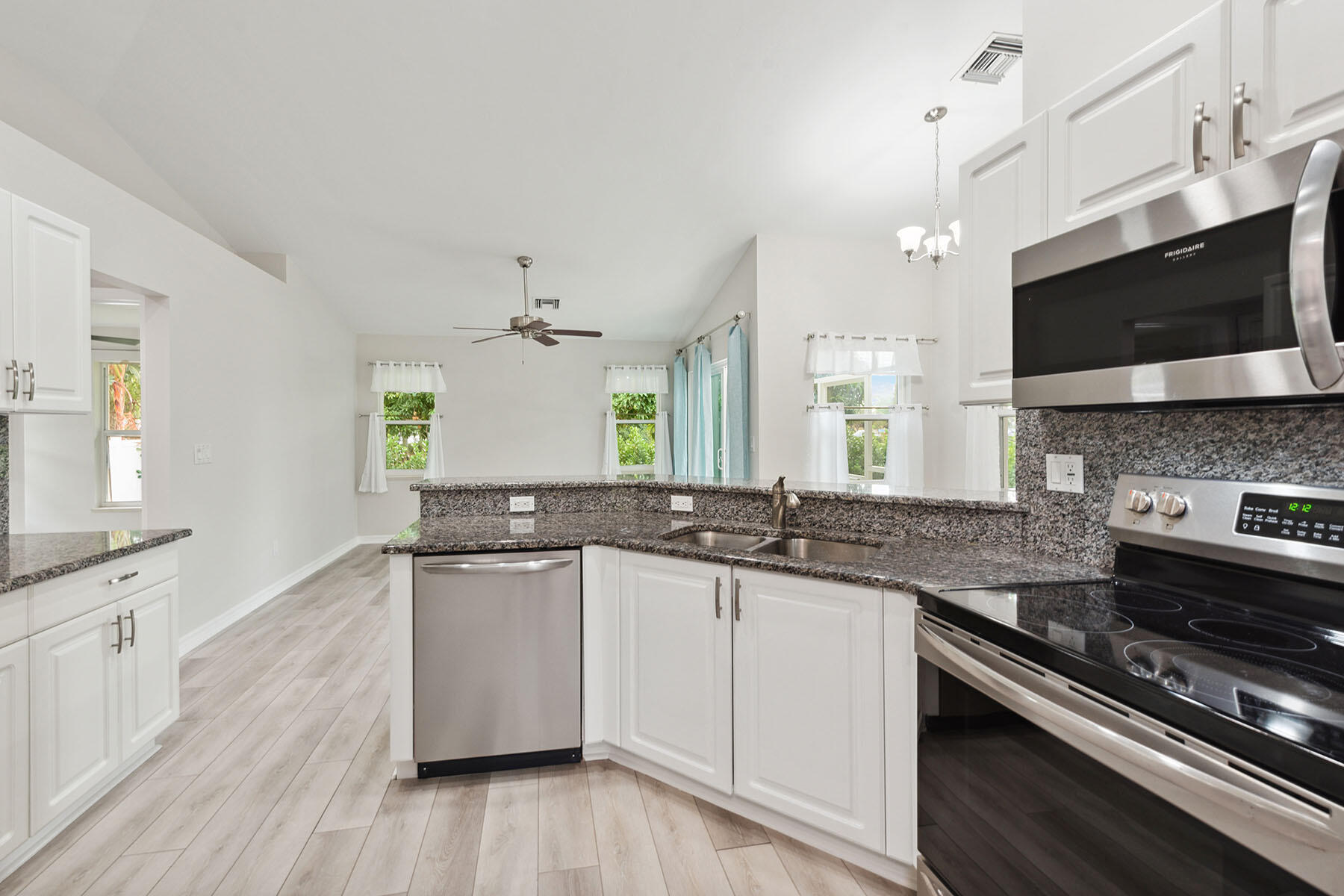 88 Tahiti Road Marco Island, FL 34145 - Photo 9 of 37 224096344dd