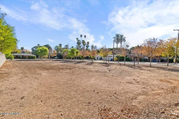 $329,000 | 1190 South Maple Avenue, Unit 1, Tempe, AZ 85281