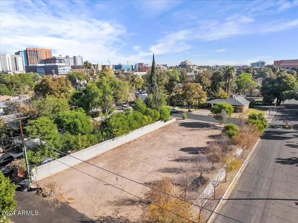 $329,000 | 1190 South Maple Avenue, Unit 1, Tempe, AZ 85281