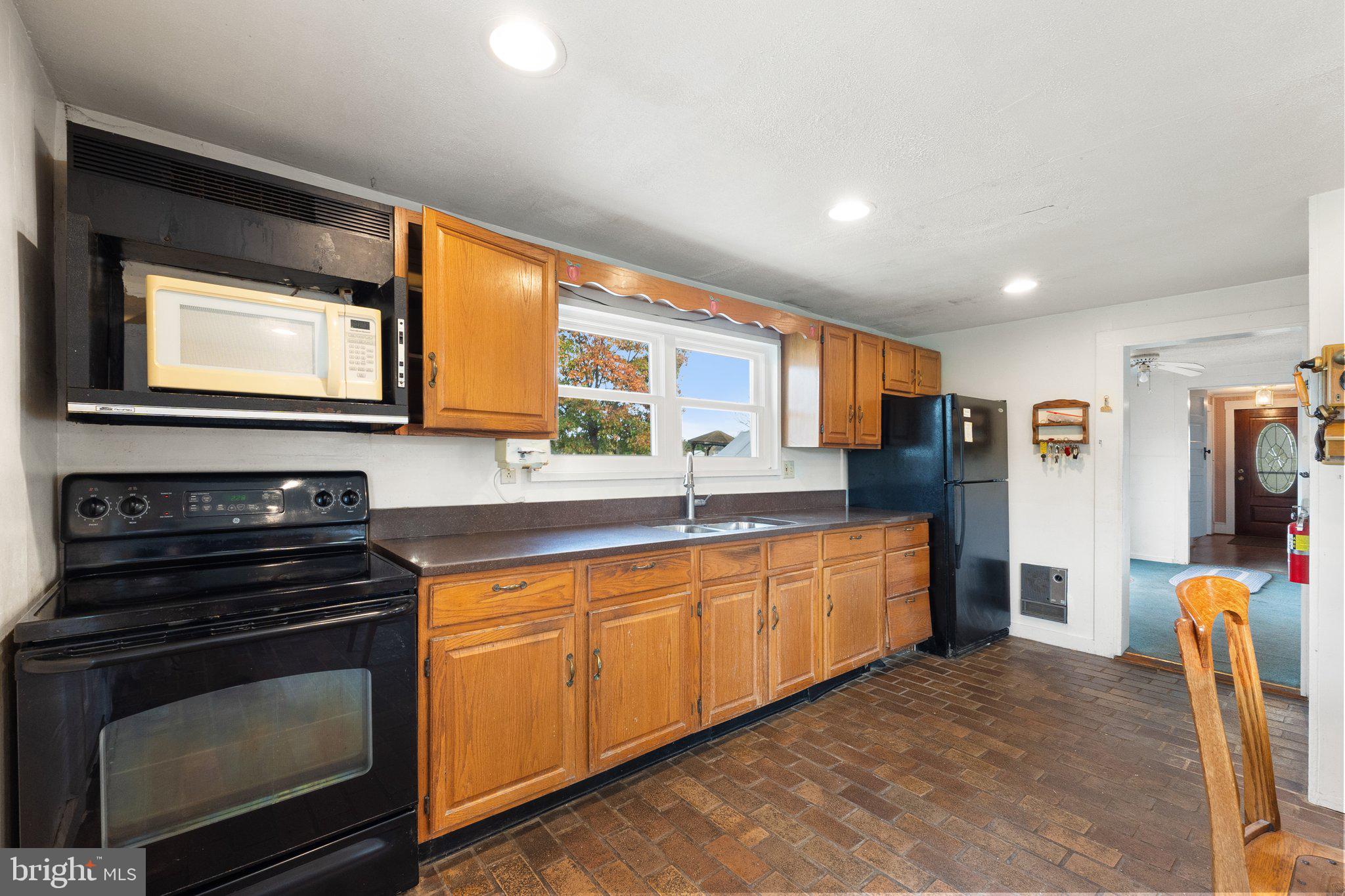 210 Clark Road Middletown, VA 22645 - Photo 14 of 38 Kitchen