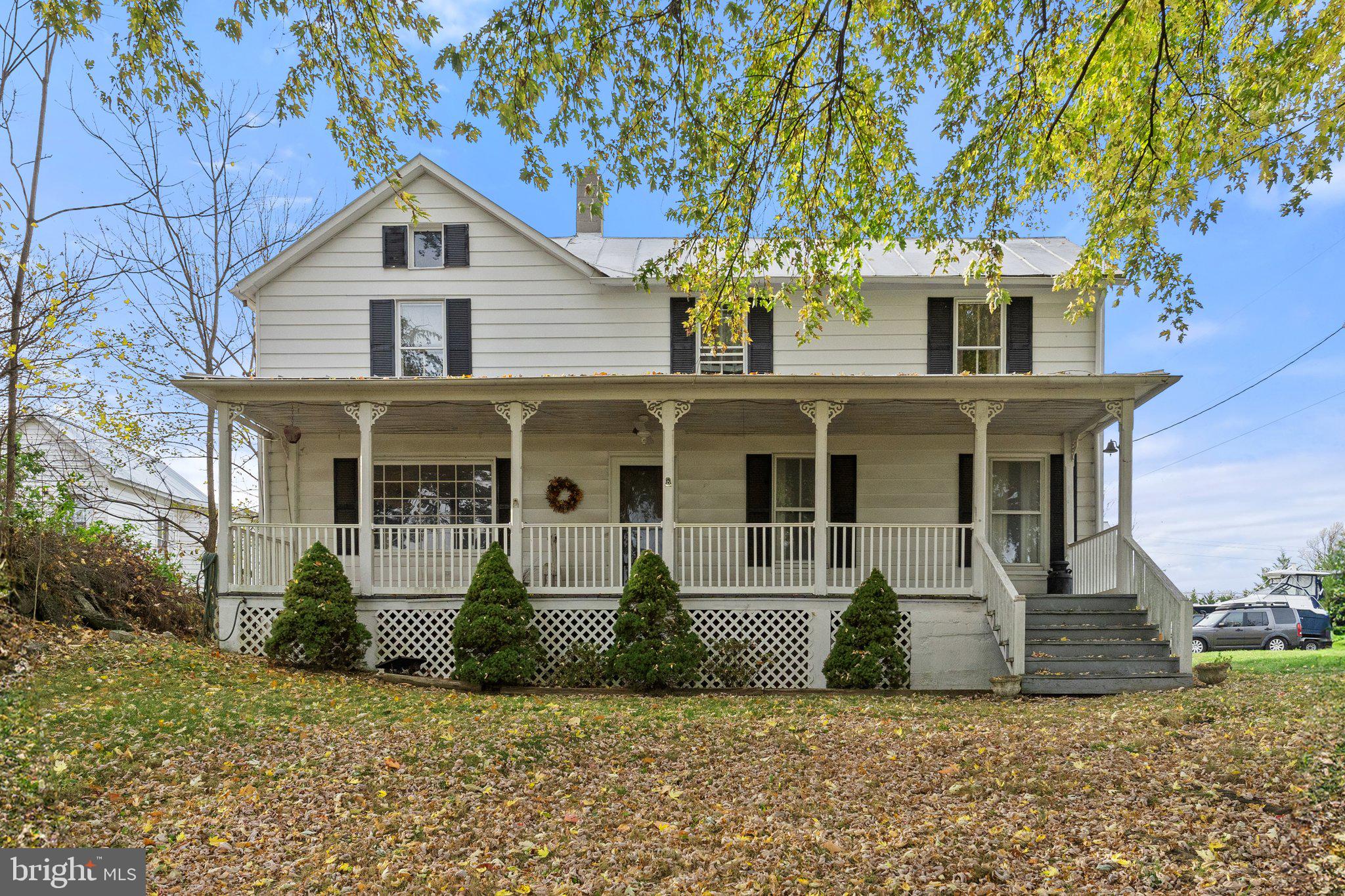 210 Clark Road Middletown, VA 22645 - Photo 2 of 38 Farmhouse situated on 4 acres close to town