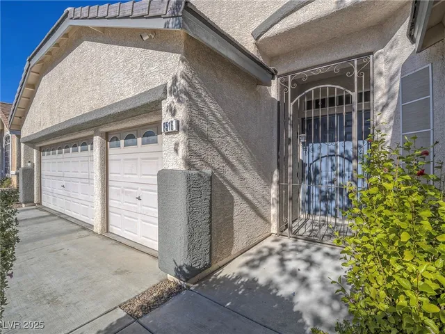 $500,000 | 8516 Bandits Bluff Avenue, Las Vegas, NV 89143