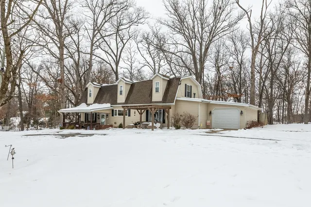 $325,000 | 381 County Road 100 East, Norris City, IL 62869