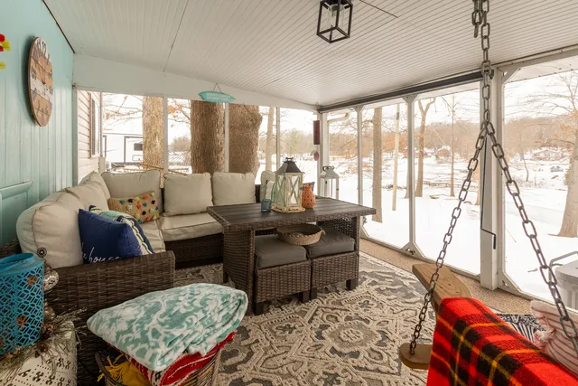 $325,000 | 381 County Road 100 East, Norris City, IL 62869