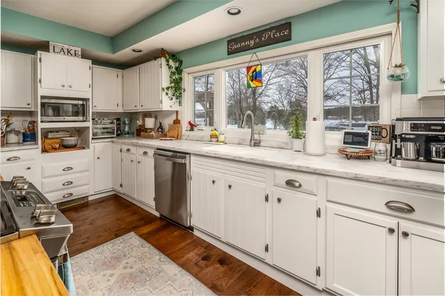 $325,000 | 381 County Road 100 East, Norris City, IL 62869