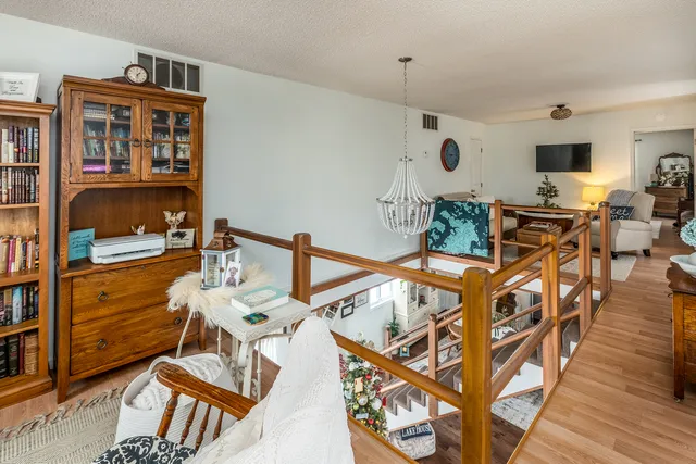 $325,000 | 381 County Road 100 East, Norris City, IL 62869