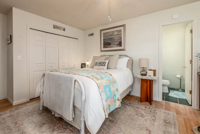 $325,000 | 381 County Road 100 East, Norris City, IL 62869