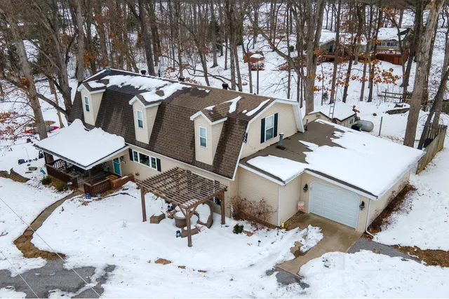 $325,000 | 381 County Road 100 East, Norris City, IL 62869