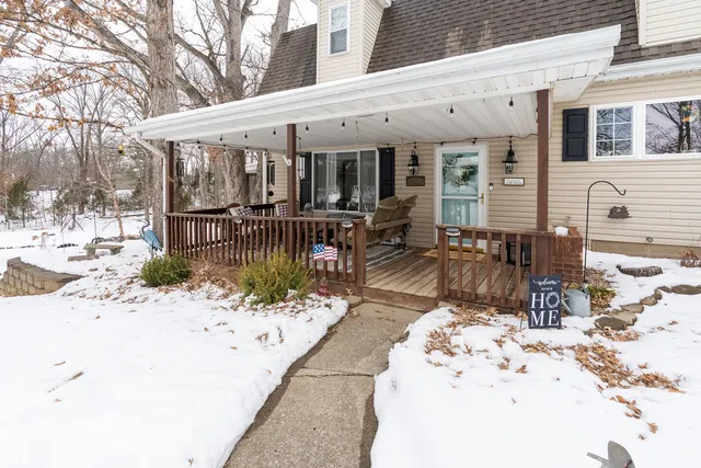 $325,000 | 381 County Road 100 East, Norris City, IL 62869