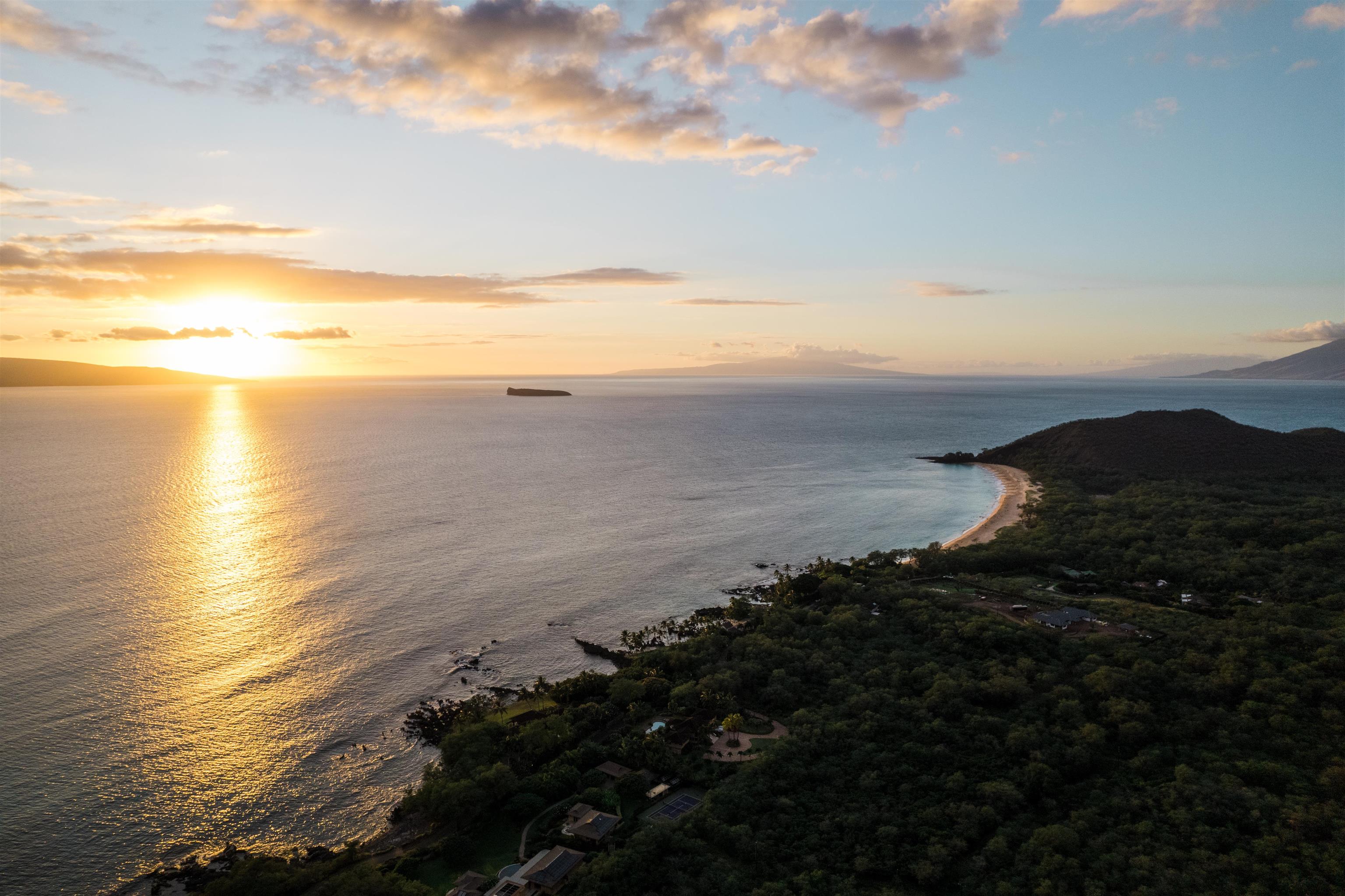 7191 Makena Road Kihei, HI 96753 - Photo 13 of 20 a view of an ocean and beach