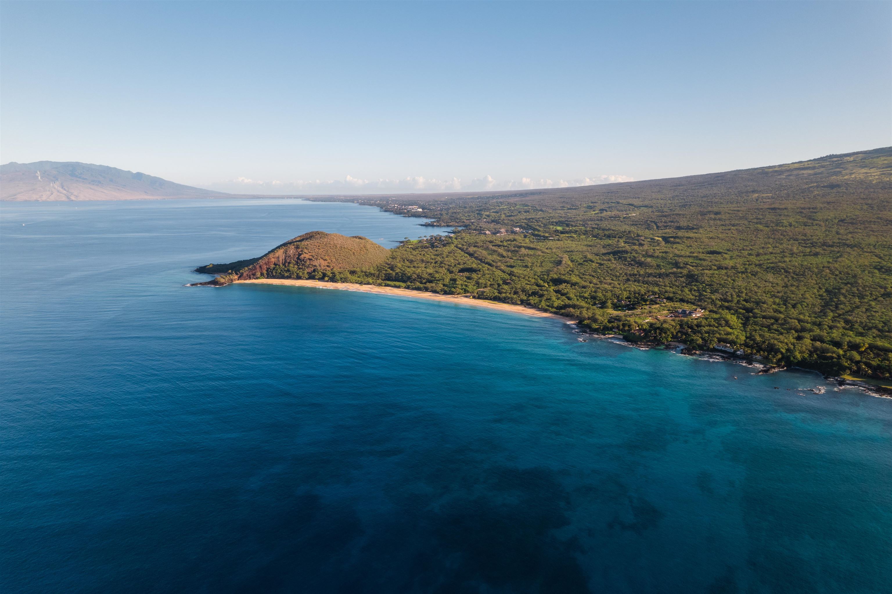 7191 Makena Road Kihei, HI 96753 - Photo 6 of 20 a view of an ocean beach and mountain