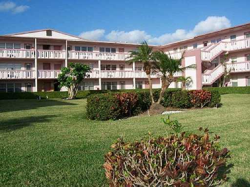 119 Fanshaw C Boca Raton, FL 33434 - Photo 2 of 10 123fanshawB_BestFront