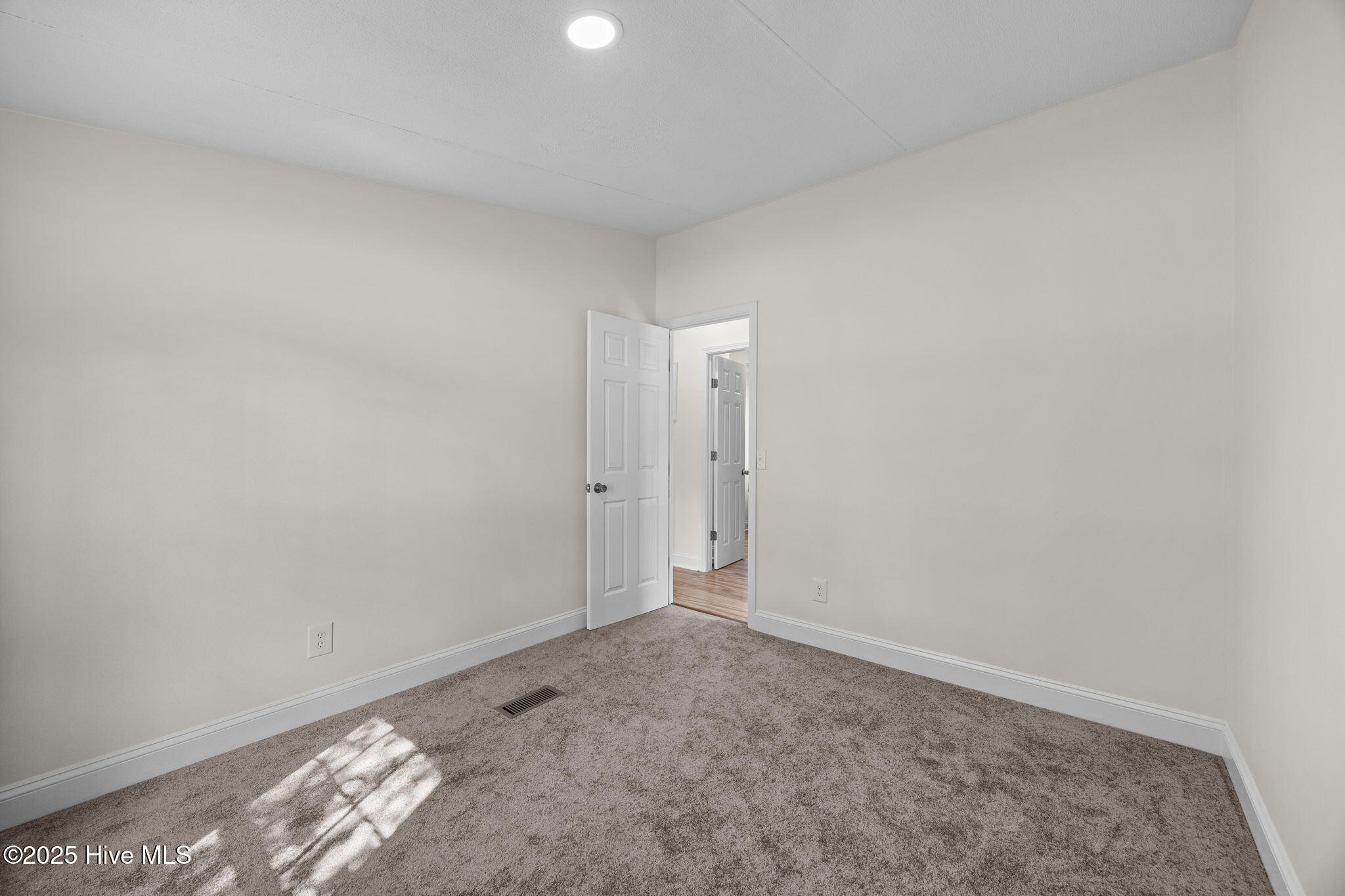 2502 State Drive Kinston, NC 28501 - Photo 28 of 52 40-web-or-mls-IMG_8474