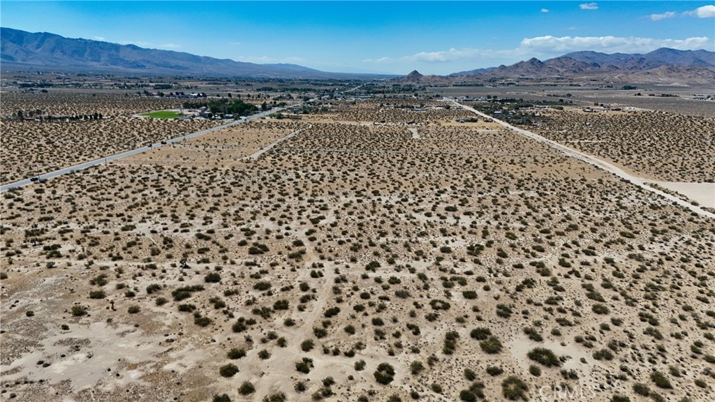 731 Sunset Road Lucerne Valley, CA 92356 - Photo 7 of 8 Red boundary lines on pictures are an estimate and for marketing purposes only. Buyer to verify all aspects of this property including, but not limited to utilities, assessments, boundaries, usage, access, and zoning to satisfy themselves.